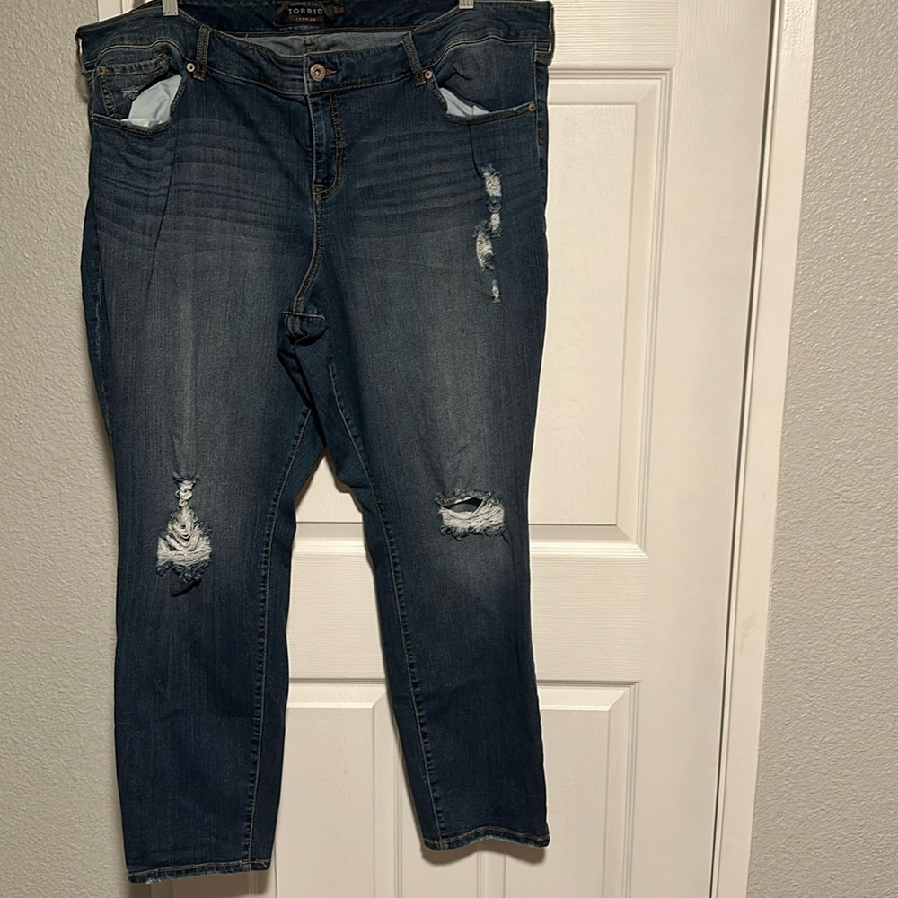 Torrid premium skinny distressed jeans